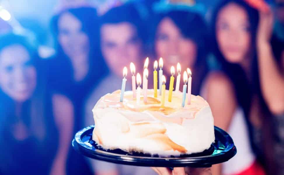 9 Contoh Undangan Ulang Tahun Dalam Bahasa Inggris